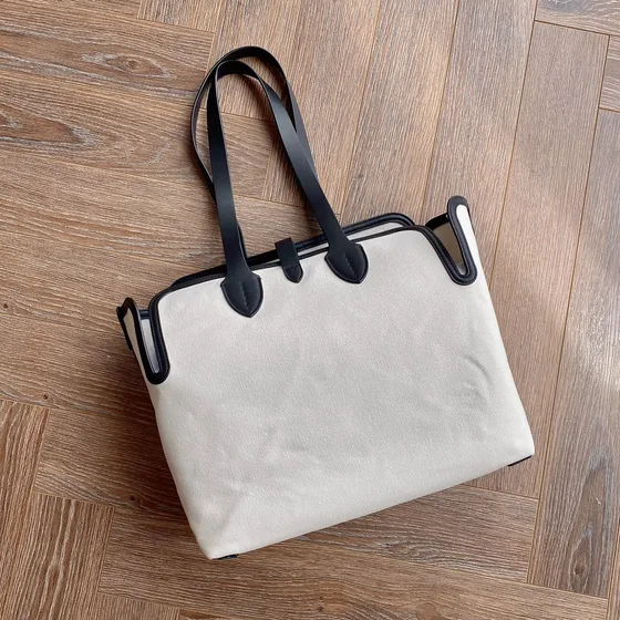 Burberry Horseferry Print Kanvas Tote Beige/Hitam Tote Bag