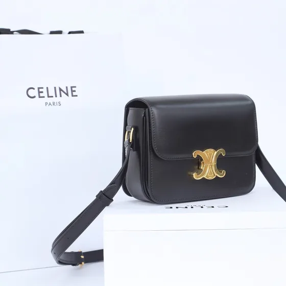 Celine Triomphe Negro Crossbody